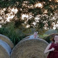 Mamá pillada: la graciosa imagen intentando "huir" de la foto del bebé 