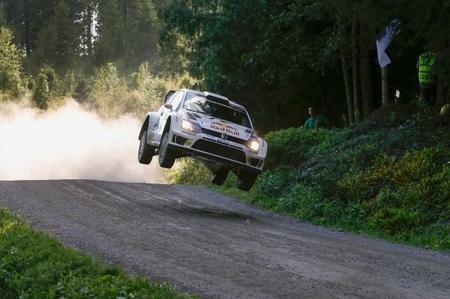 Rally de Finlandia 2014: Jari-Matti Latvala salva el liderato ante un incisivo Ogier