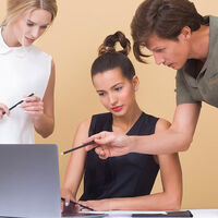 Hemos encontrado la kriptonita de la Generación Z: son expertos en aplicaciones, pero no saben cómo usar "tecnología obsoleta" 