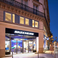 Llegan a las rebajas las Skechers de suela con amortiguación perfectas para llevar este verano a casi mitad de precio  