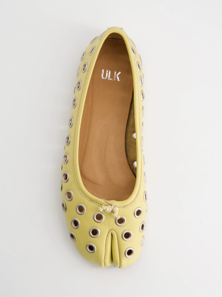 Bailarinas Tabi De Piel Con Ojales Met C3 A1licos Yel 1398493 1