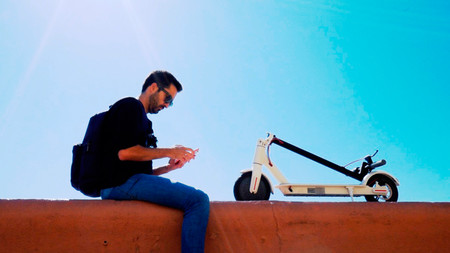 El problema de los patinetes eléctricos circulando por las calles y su vacío legal: lo que sabemos hasta ahora