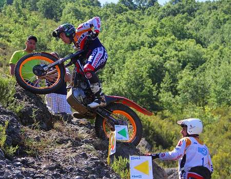 Toni Bou vence en Pobladura de las Regueras y está a un paso del título nacional de trial