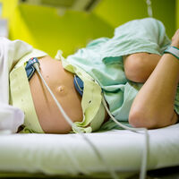 Muere un bebé en el parto debido a una complicación que la madre avisaba sin ser escuchada 