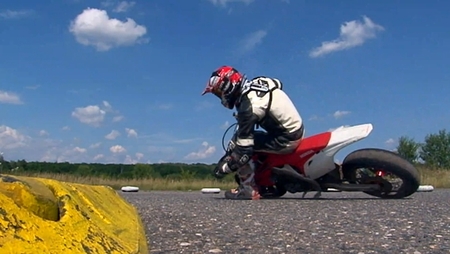 Asseri Kingelin: nueva promesa de supermotard, el futuro Pavel Kejmar