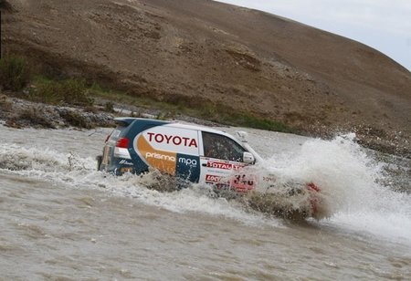 30_toyotaprisma-mpa_dakar2012.jpg