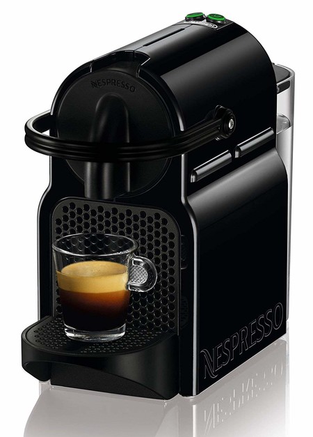 Precio mínimo en la cafetera Nespresso De'Longhi Inissia EN 80.B: cuesta 59 euros en Amazon con cupón de 20 euros en cápsulas