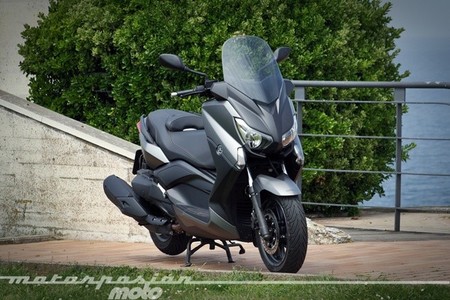 Yamaha X-MAX 400