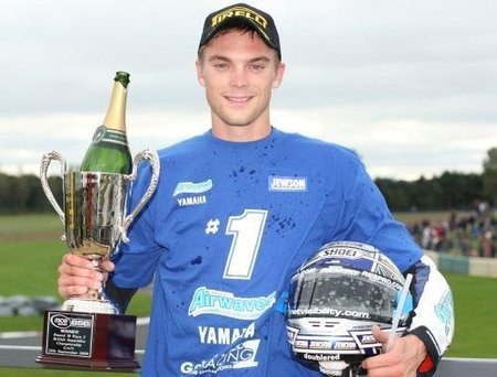 Leon Camier Campeón British 2009