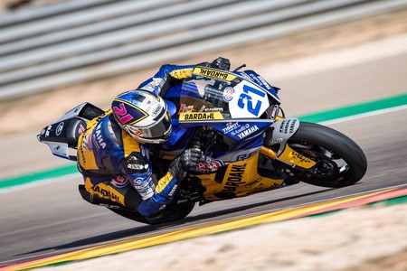 Randy Krummenacher se lleva la victoria en la última curva y sale de MotorLand más líder en Supersport