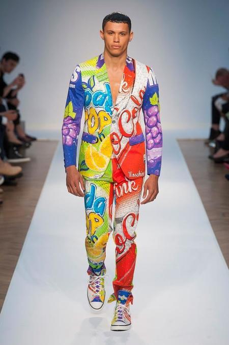 Moschino primavera-verano 2015: el disfraz llega a la pasarela de Londres