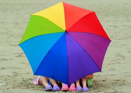 La vida es de mil colores, pequeño: cómo enseñarle a distinguirlos y que se divierta