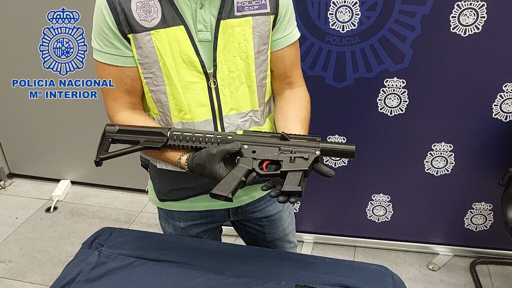 Hay quien está creando armas impresas en 3D en España. La Policía ha desmantelado su taller clandestino