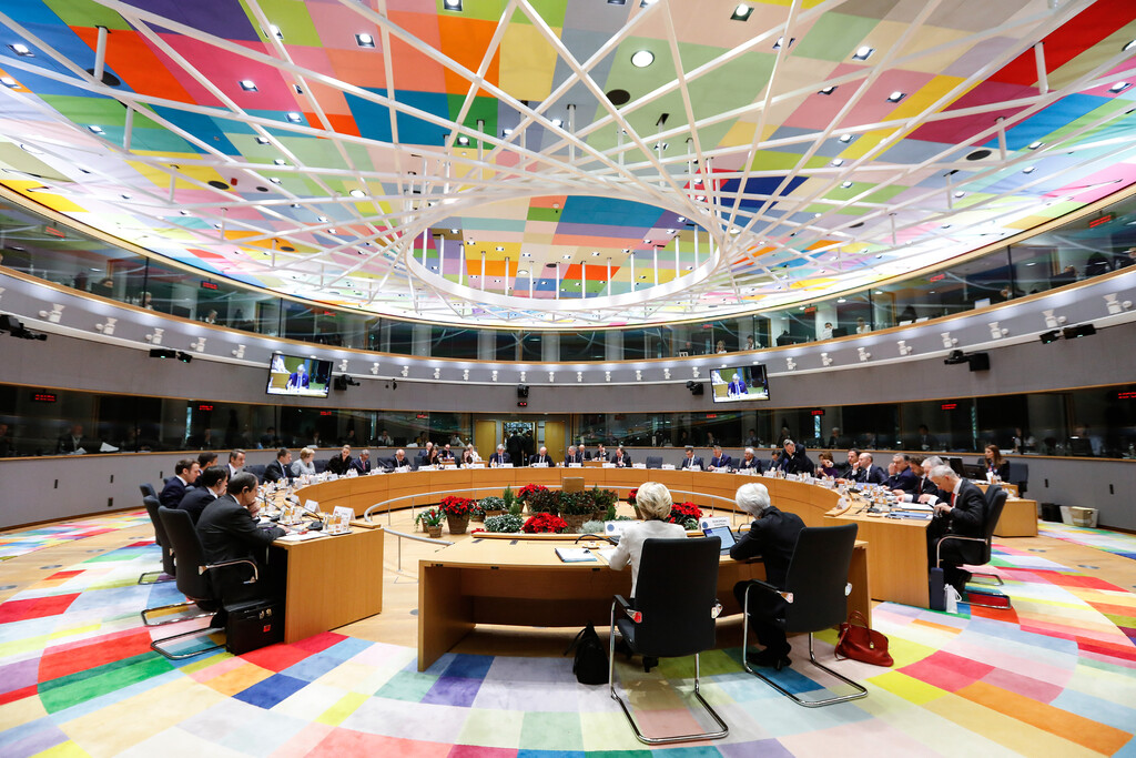 El Consejo de la UE propone un "ligero" matiz al RGPD: que se pueda entrenar la IA con tus datos sin pedir permiso
