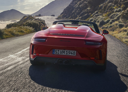 El Porsche 911 Speedster 2019 es un descapotable en edición limitada con entrañas de 911 GT3