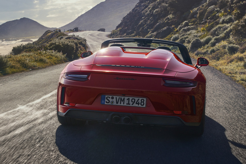 El Porsche 911 Speedster 2019 es un descapotable en edición limitada