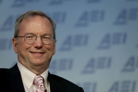Eric Schmidt lo reconoce, en su día a día utiliza un iPhone, aunque sea ejecutivo de Google