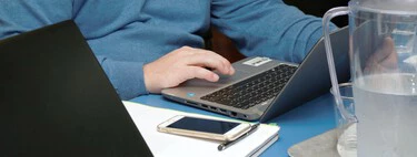 El SEPE tiene decenas de ofertas para teletrabajar con sueldos de hasta 45.000 euros al año: así puedes consultarlas 