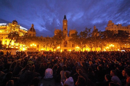 El gobierno pide a los fotoperiodistas que vistan chalecos blancos en las manifestaciones "violentas" para evitar confusiones