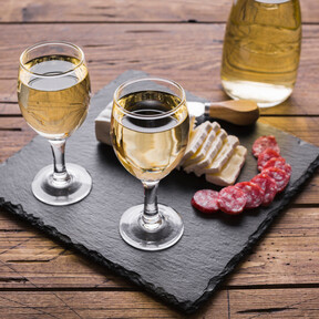 El aperitivo del fin de semana entra mejor con este tinto fino Tío Pepe seco rebajado en El Club del Gourmet de El Corte Inglés