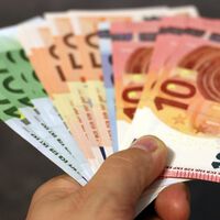 Tres aciertos y dos errores de la ayuda de 20.000 euros de Yolanda Díaz 