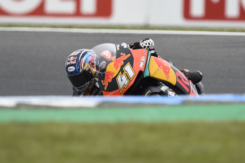 Brad Binder se impone en Phillip Island a un Xavi Vierge hiperactivo