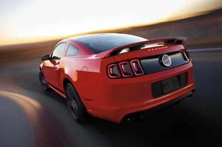 2014-ford-mustang-rear.jpg