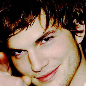 Ashton Kutcher nos la quiere pegar a todos