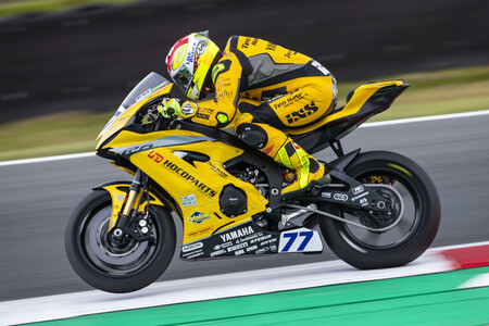 Dominique Aegerter logra su cuarta victoria consecutiva en Assen para escaparse en el mundial de Supersport