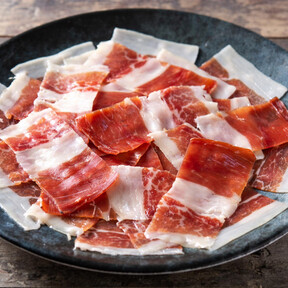 Ni Alcampo, ni El Corte Inglés: a partir de mañana Aldi venderá el jamón de bellota ibérico que todos querrán tener en su mesa 