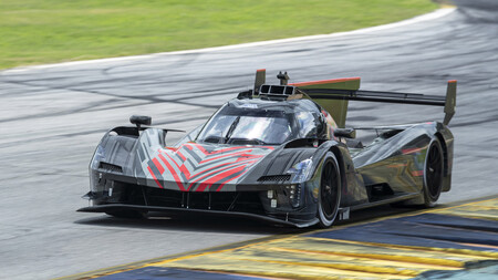 Cadillac V Lmdh Race Car Tests Road Atlanta 01