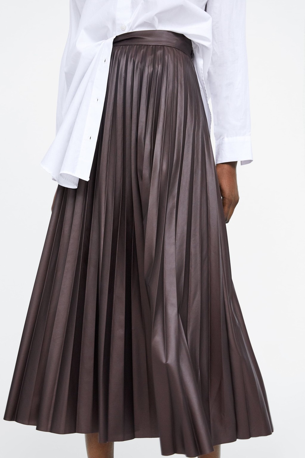 Zara tiene las faldas perfectas para tus looks de invitada Zara tiene las faldas perfectas para tus looks de invitada