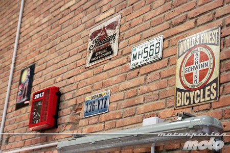 Carteles en Nookbike