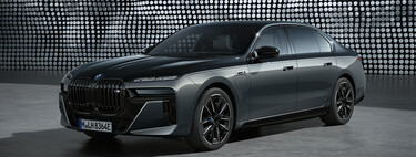 El BMW Serie 7 2023 estrena generación: poder, diseño extravagante y hasta tu propia sala de cine sobre ruedas en la parte trasera