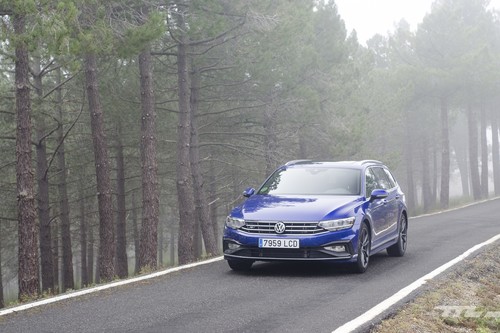 Probamos el Volkswagen Passat con carrocería familiar: una alternativa dinámica y práctica contra la fiebre SUV