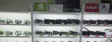 El propietario de estas tarjetas gráficas llama a esto colección, pero lo que yo veo es un museo que cuenta la Historia de las GPU