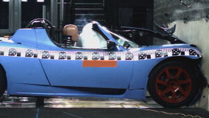 Crash-test del Tesla Roadster: ¿cuáles son las peculiaridades de un coche eléctrico?