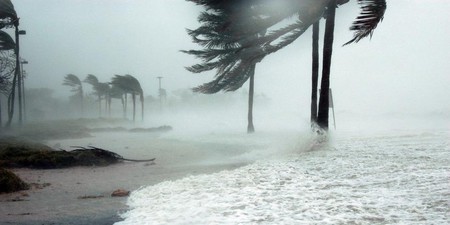 Mercedes y Volvo cierran plantas ante la llegada del huracán Florence