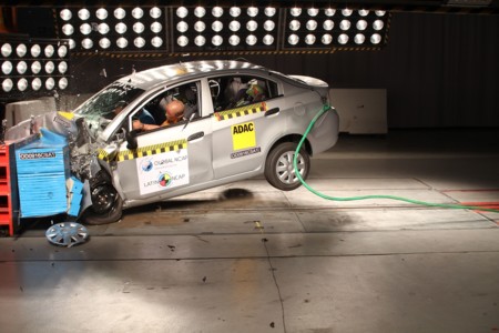 Otro vehículo Chevrolet reprueba en el test de Latin NCAP