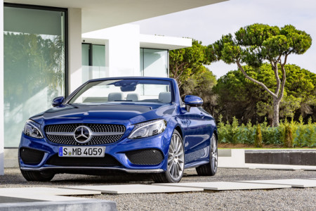 Este es el Mercedes-Benz Clase C Cabrio, el primer C descapotable