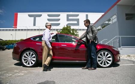 Tesla acusada de publicidad engañosa