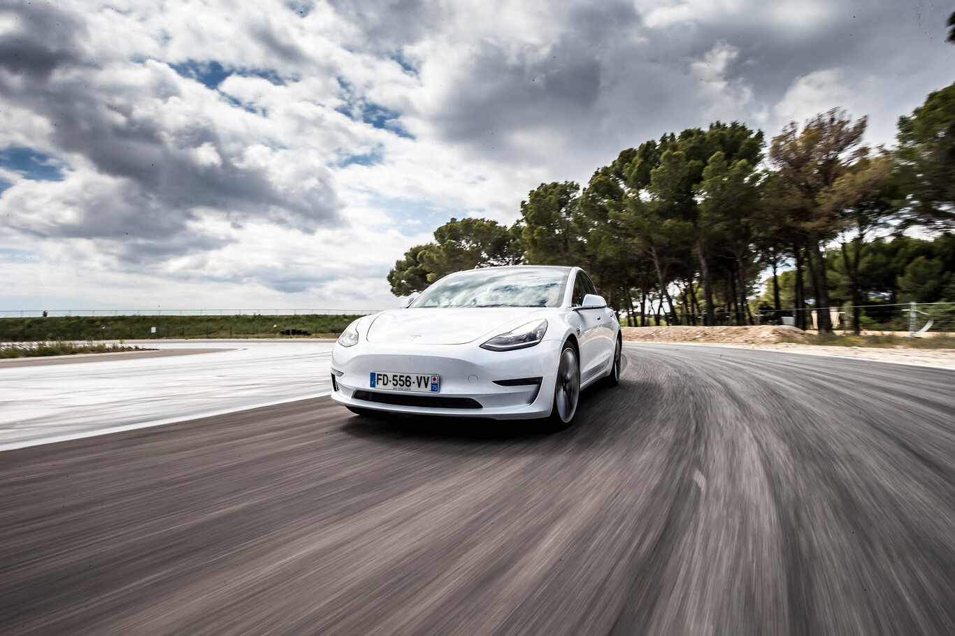 ¿Qué emite más CO₂: un coche eléctrico o un diésel? Una pregunta demasiado fácil para lo complicada que es la respuesta