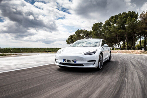 ¿Qué emite más CO₂: un coche eléctrico o un diésel? Una pregunta demasiado fácil para lo complicada que es la respuesta