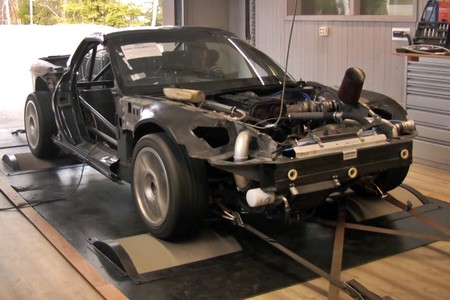 Esto que vas a escuchar es un Corvette C6 con 409 CV, y motor Opel de cuatro cilindros