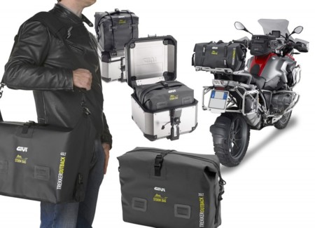 Equipaje 100% protegido y seco con las bolsas interiores Givi Storm. Por si quieres conducir bajo el agua