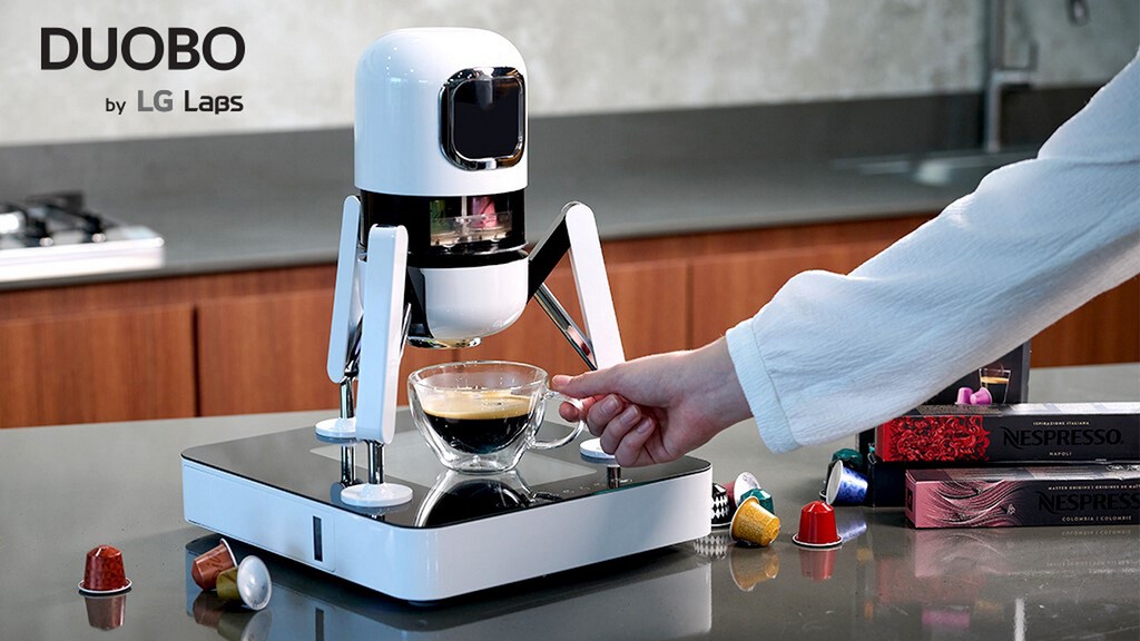 Parece una nave espacial, pero es la última cafetera de cápsulas de LG que se controla desde el móvil 