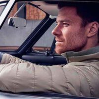 No sabemos si el Real Madrid ganará el Mundial de Clubes con Xabi Alonso. Lo que sí sabemos es que tiene muy buen gusto con los coches clásicos