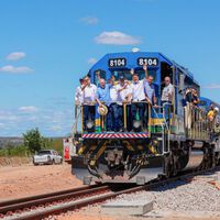Depois de muita espera e de ficar parada por 3 anos por processos administrativas, Ferrovia Transnordestina está pronta para ser finalizada com as 34 mil de toneladas de trilhos recém chegados da China 