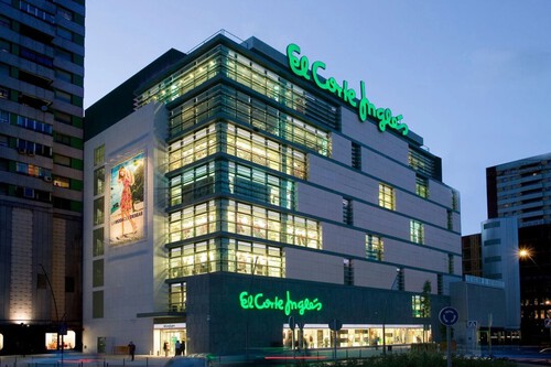 El Corte Inglés arranca hoy una liquidación total de prendas desde 9 euros en su outlet