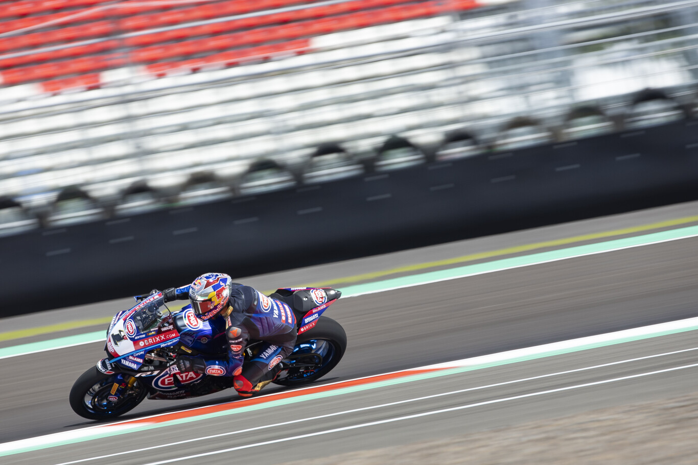 Toprak Razgatlioglu completa el triplete en Indonesia pero Álvaro Bautista es campeón del mundo de Superbikes